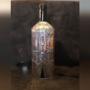 Vintage Godinger Silver Plated Tuxedo Suit 8 3/4" Wine holder w/ handle.